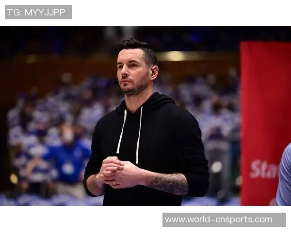 雷迪克称赞黄蜂进攻表现出色并分享防守策略调整经验